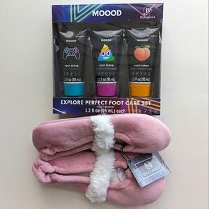 Bloomfield 3 pc Foot Scrub & Pink Snug Leaves Slipper Mary Jane Style Set sz Med